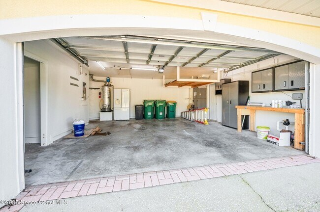 Building Photo - 174 Martesia Way