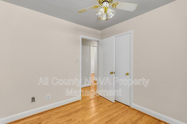 Building Photo - 7412 Marc Dr