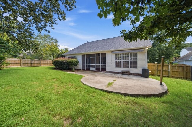 Building Photo - 300 Cabin Dr