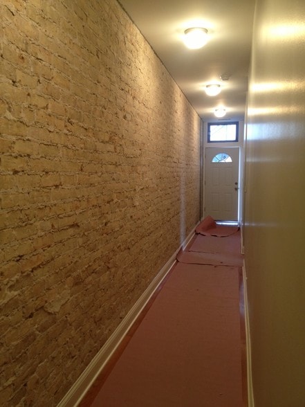 Building Photo - 903 W 35th St