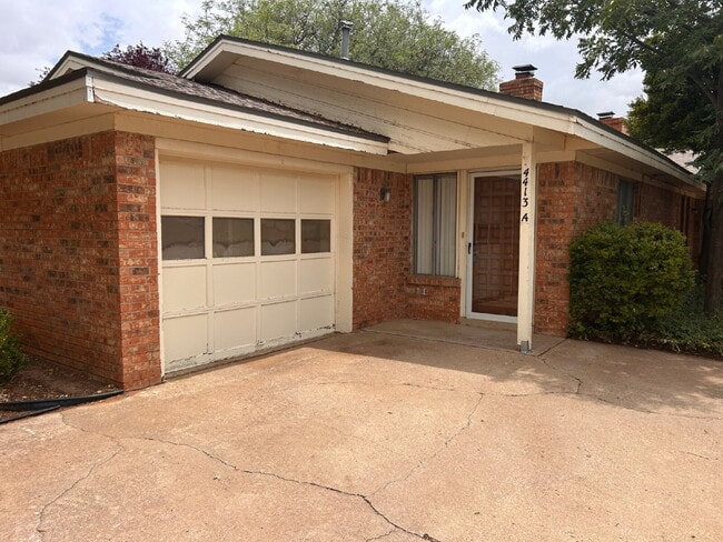 Primary Photo - Quiet secluded duplex with great access to...