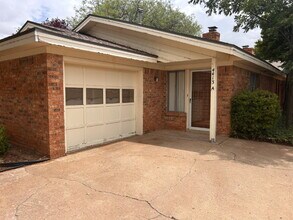Building Photo - Quiet secluded duplex with great access to...