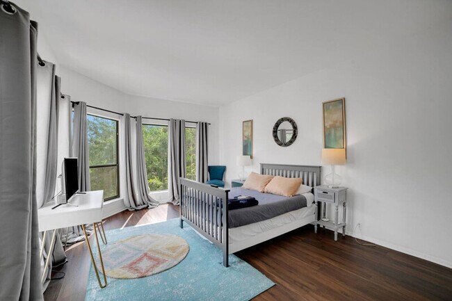 Building Photo - 1 Crystal Springs Ct