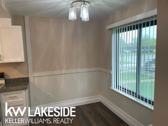 Building Photo - 16884 Kingsbrooke Dr