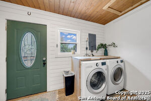 Building Photo - 690 Windrush