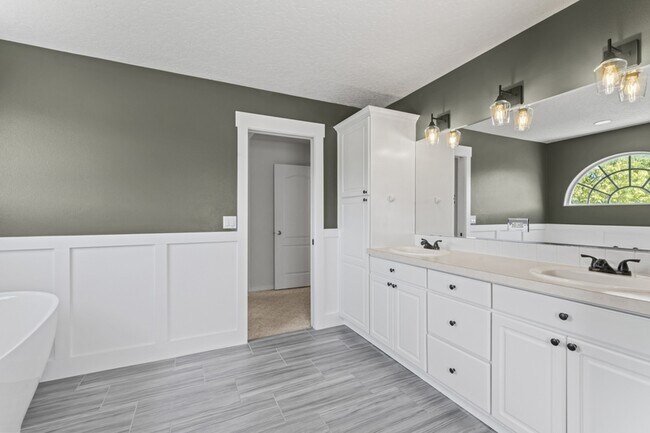 Building Photo - 15081 Widgeon Ave
