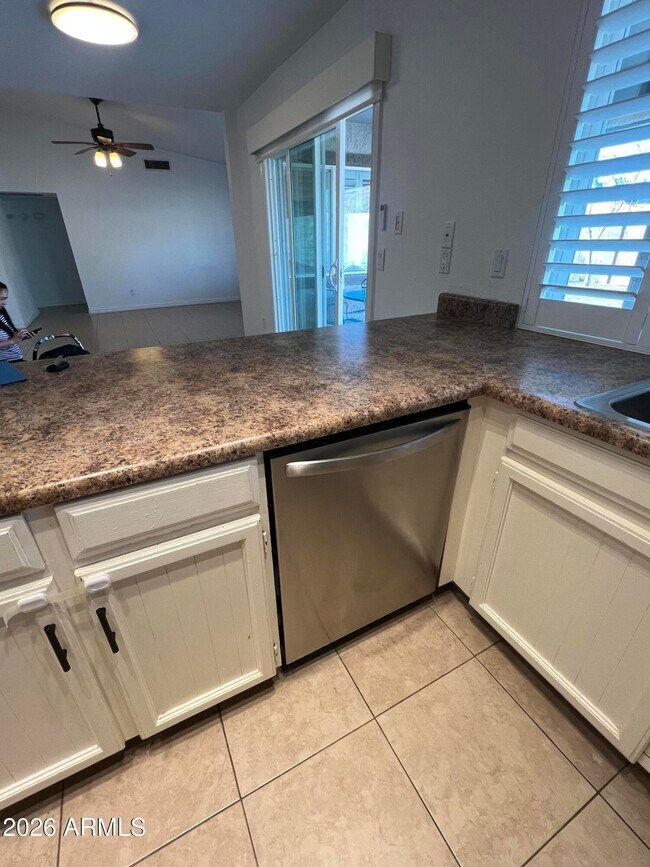 Building Photo - 10038 S 46th Pl