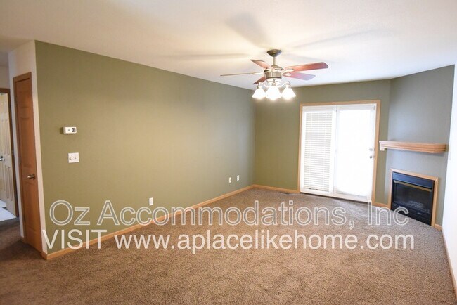 Building Photo - 8626 N Cleveland Ln