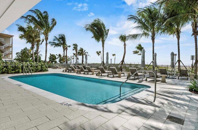 Building Photo - 900 N Ocean Blvd