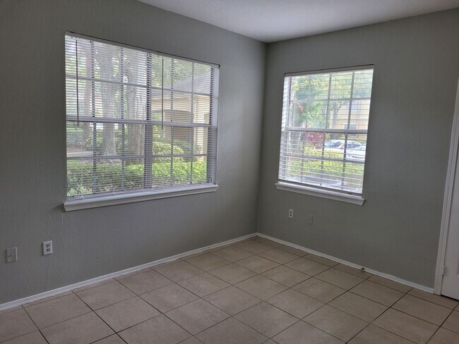 Building Photo - Freshly Updated 3 bedroom 2 bath at The Ma...