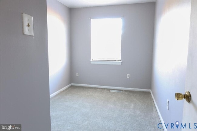 Building Photo - 3221 Hunters Mill Dr