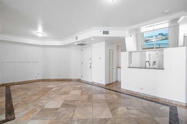 Building Photo - 888 Brickell Key Dr