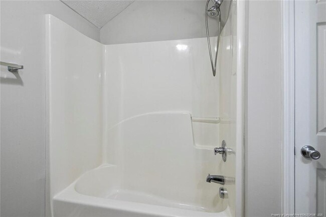 Building Photo - 118 Gait Ct