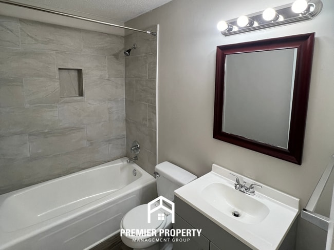 Building Photo - Newly Renovated 3-Bedroom Home for Rent in Huntsville, AL - Hardwood Floors & Fenced Backyard