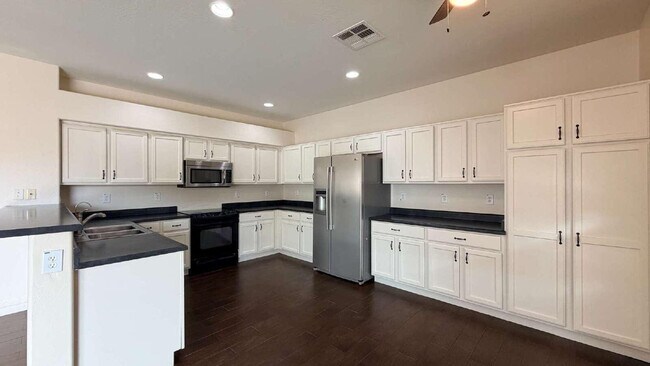 Building Photo - 18175 N Cook Dr