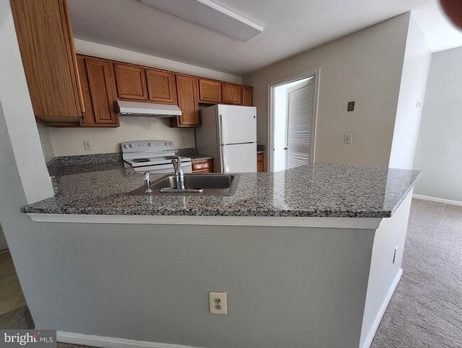 Building Photo - 203 Fernwood Pl