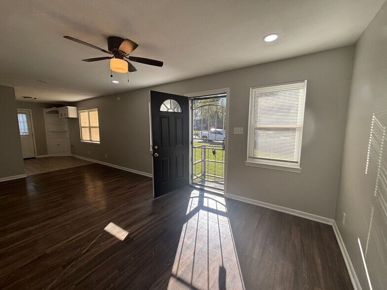 Building Photo - 4436 Ryan St