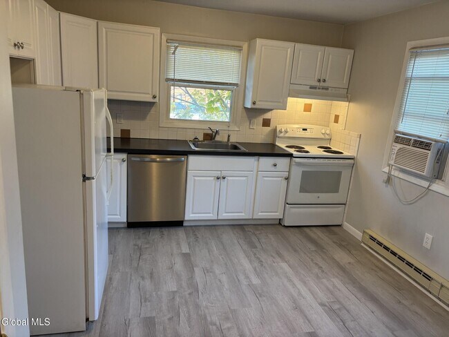 Building Photo - 22 Church St Ext