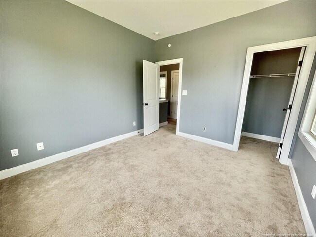 Building Photo - 4033 Hunting Path Dr