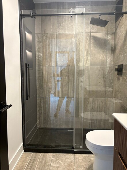 Building Photo - 1 E Scott St