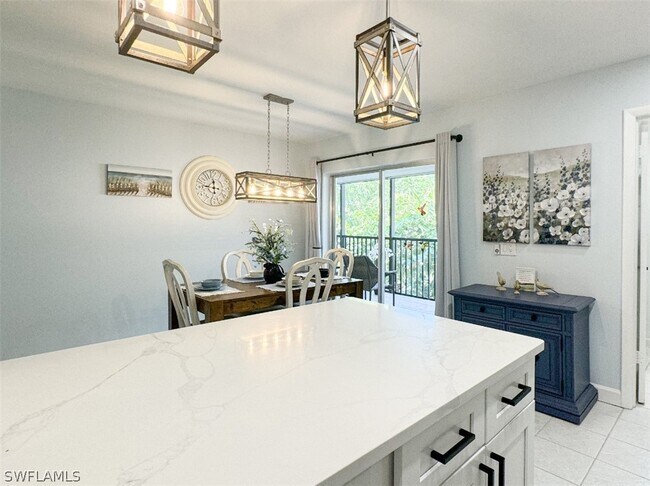 Building Photo - 788 Park Shore Dr