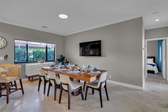 Building Photo - 616 Riviera Isle Dr