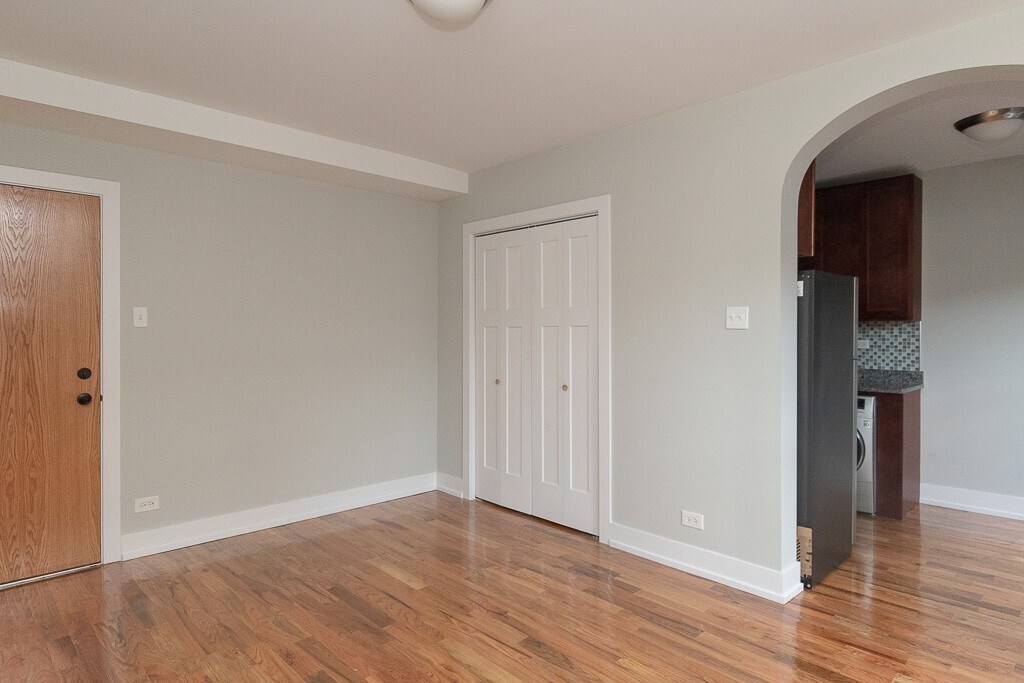 Building Photo - 555 W Arlington