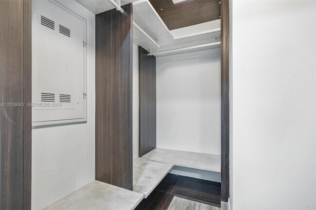 Building Photo - 801 S Miami Ave