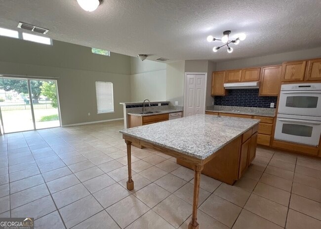 Building Photo - 405 Brooklet Cir