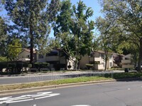 Building Photo - 385 Camelback Rd