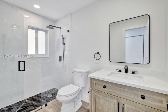 Building Photo - 1911 NW 40th Ct