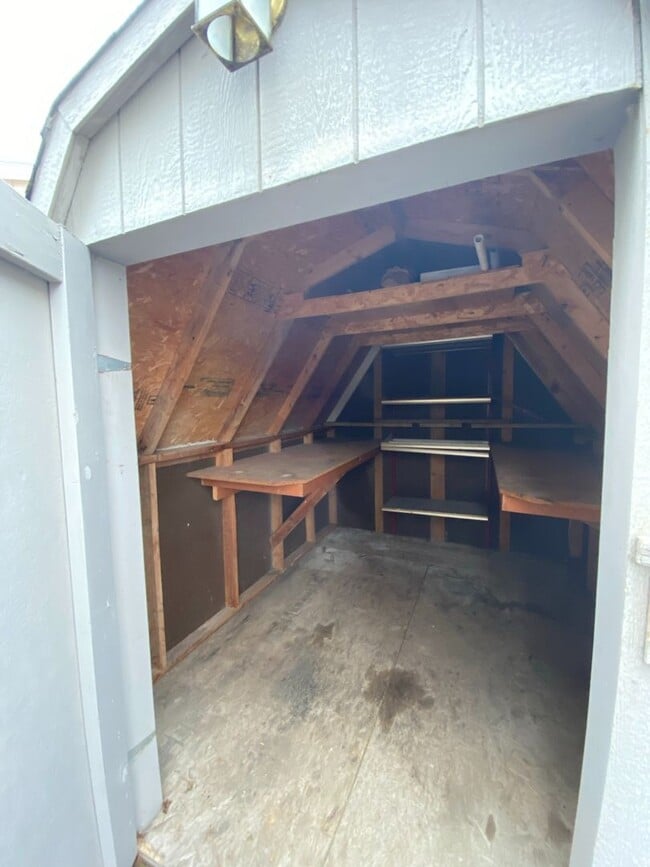 Building Photo - 8807 W Bonnie Ave