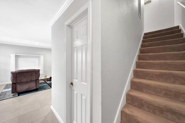 Stairs - 1687 W Sam Houston Pky S