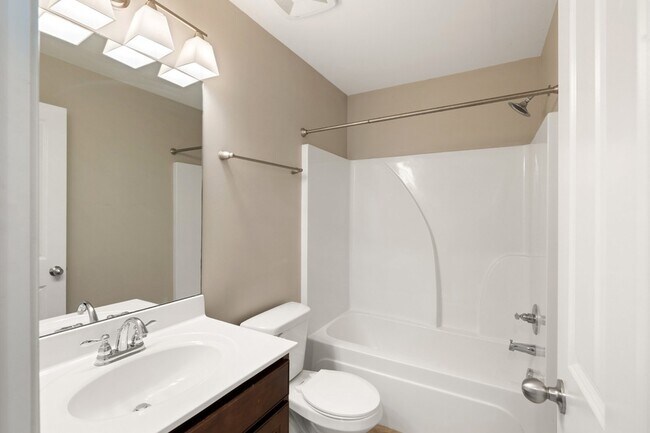 Building Photo - 105 Dursley Ln