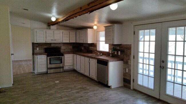 Building Photo - 8922 Witter Ln