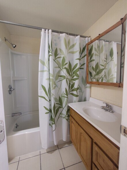 Building Photo - 253 Louisburg St