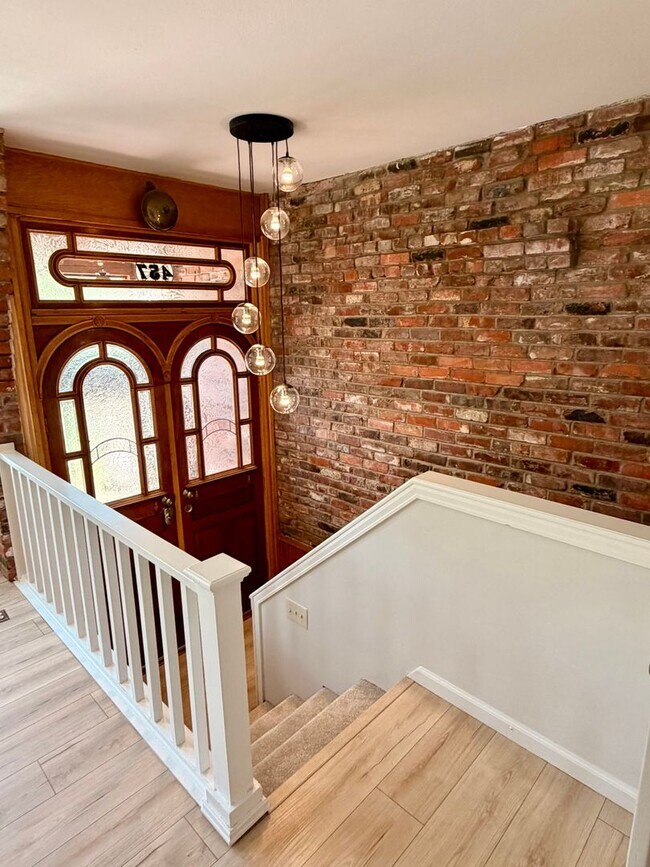 Building Photo - Two Bedroom PLUS Bonus Room on the West End of Pearl Street