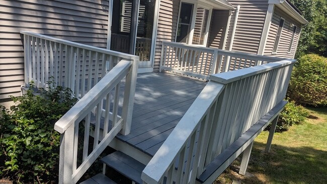 Building Photo - ***Please Respond Directly to the Online L...