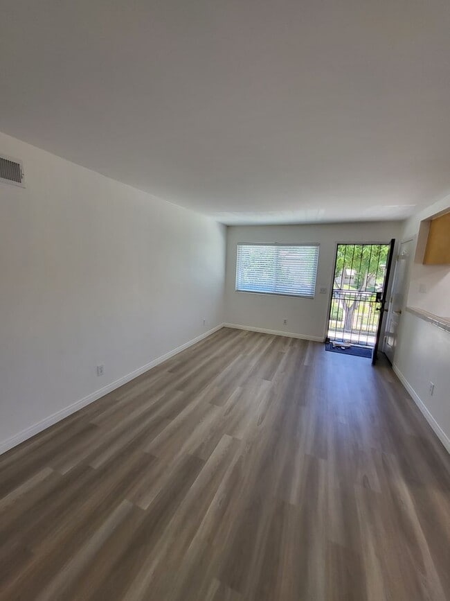 Building Photo - 8838 Mission Vega Ct