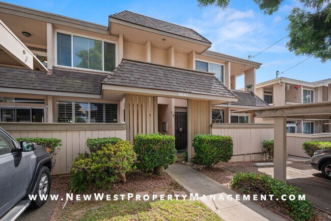 Building Photo - Recently Refreshed Point Loma 2-Bedroom at Baycrest! Small Pet OK! Available Now!