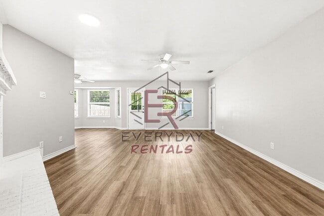 Building Photo - $500 OFF FIRST MONTHS RENT!!
