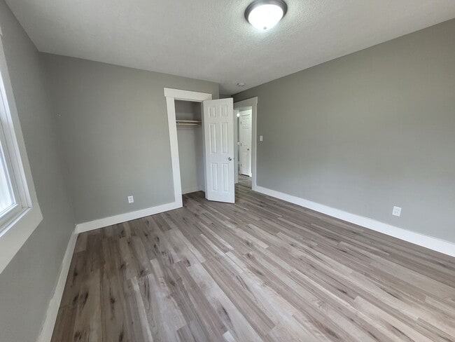 Building Photo - Renovated (in 2024!) two bedroom home, hard surfaces throughout!