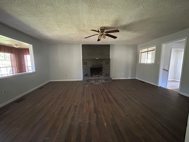 Building Photo - 25 Arrowhead Dr
