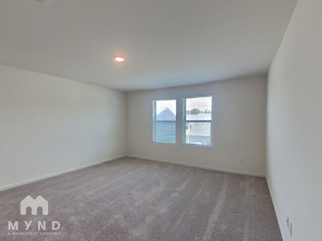 Building Photo - 1128 Centerview Dr