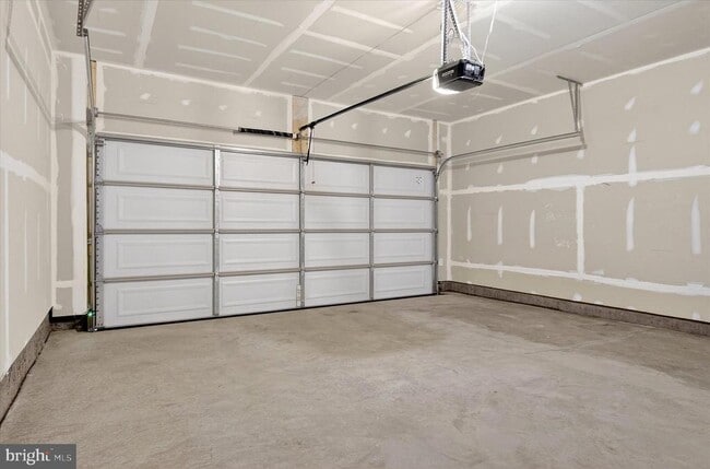 Building Photo - 43793 Mystic Maroon Ter