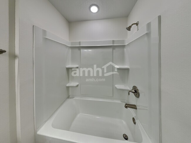 Building Photo - 2829 Ponds Trl