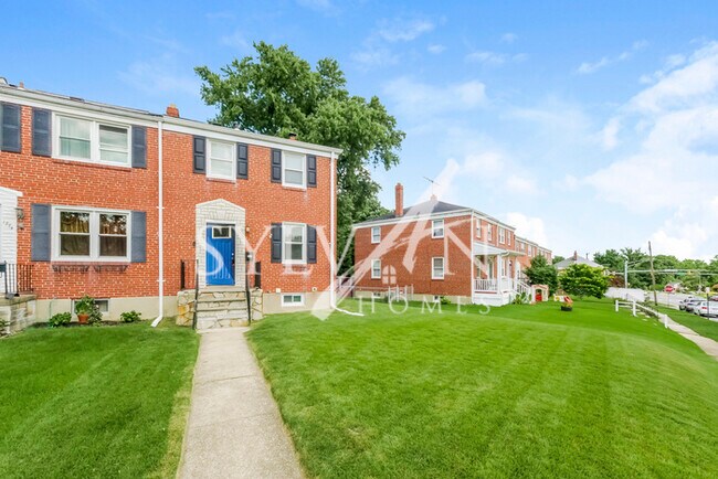 Primary Photo - Charming 3 level townhome