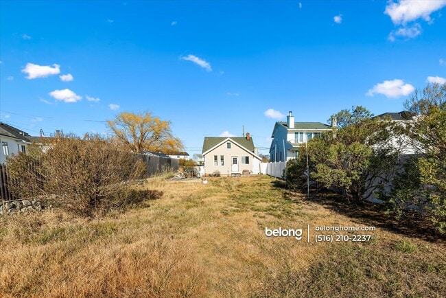 Building Photo - 2 Pirates Cove