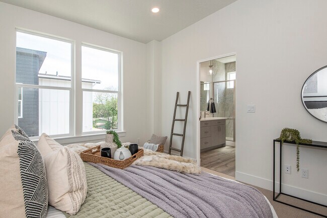 Building Photo - 478 E Violets Cv Ln