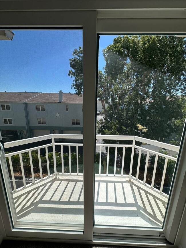 Building Photo - TIERRA VERDE - Updated Unfurn. Annual - 3 BR/3.5 BA, 2 CG Tandem Garage